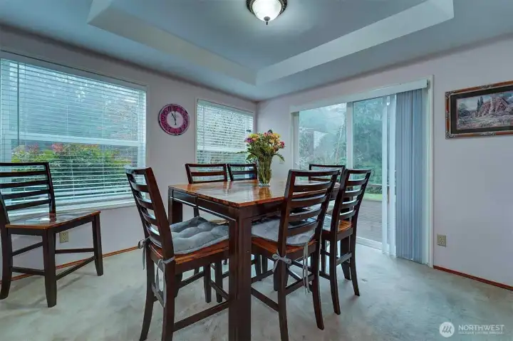 Dining room table can be small or large - you decide