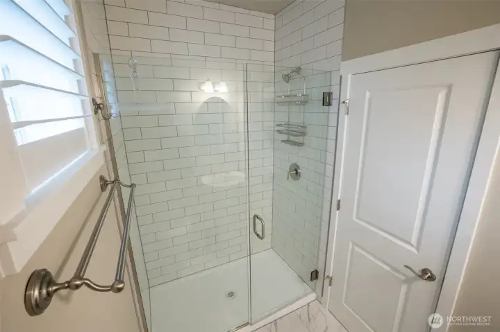 ...and a 3/4 bathroom!