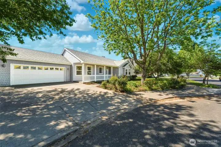 Welcome to 78 Cranbrook Lane! Welcome to 78 Cranbrook Lane!