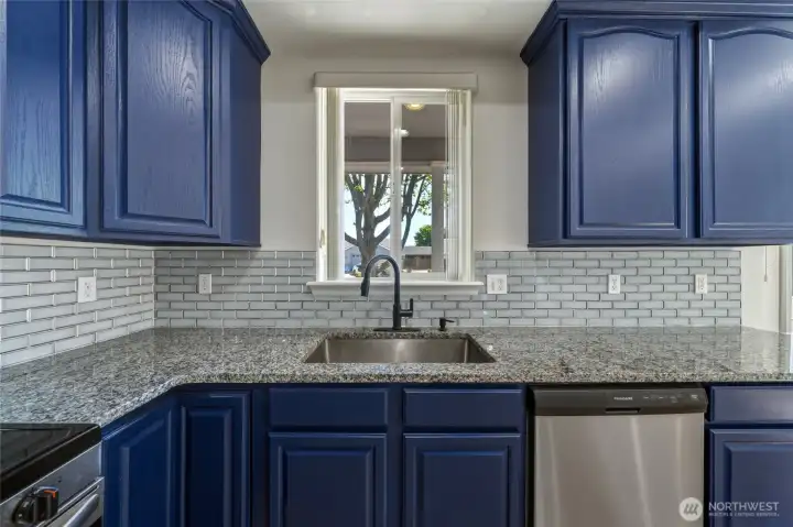 New countertops, backsplash & appliances