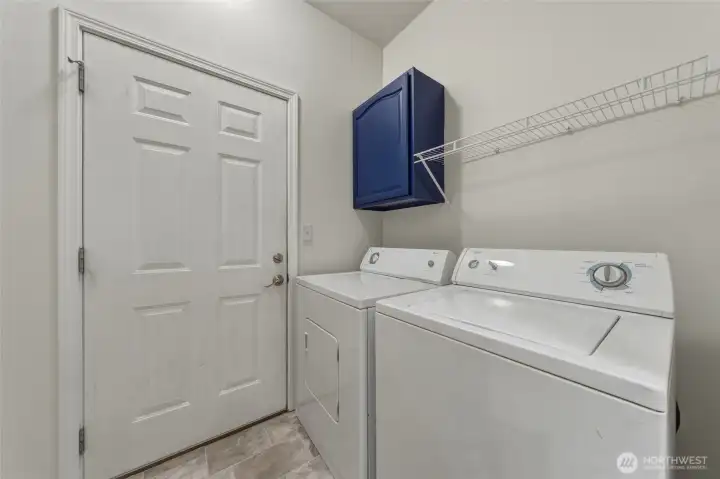 Laundry Room --> Garage