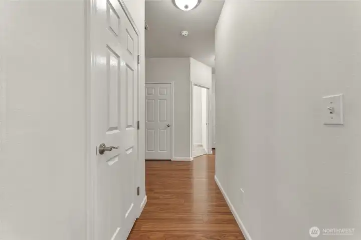 Hallway --> Bedrooms