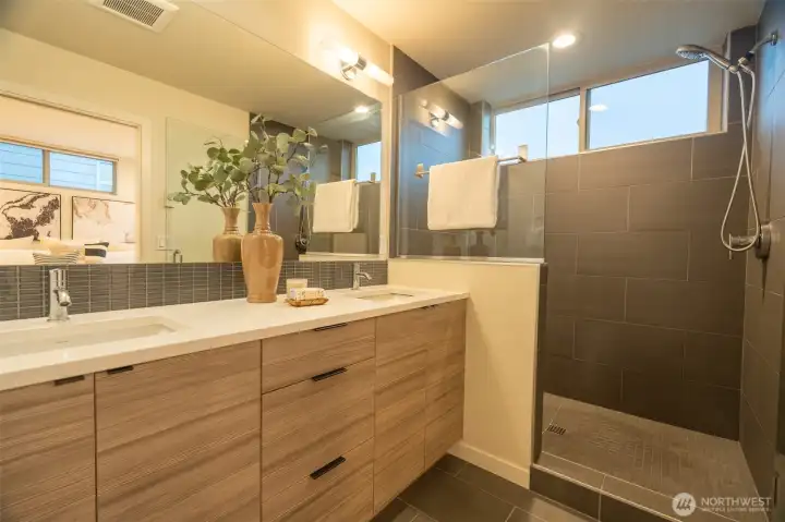 Master bathroom Master bathroom