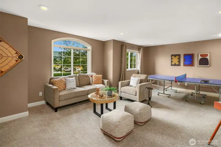 Huge bonus room, great for movies, games, or an optional 6th bedroom.