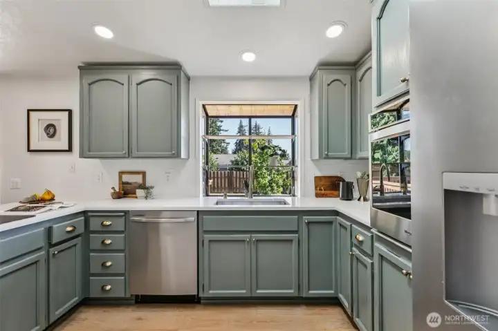 Kitchen has brand new appliances