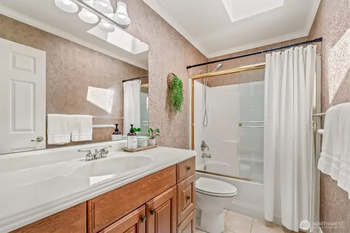 Full hall bath.