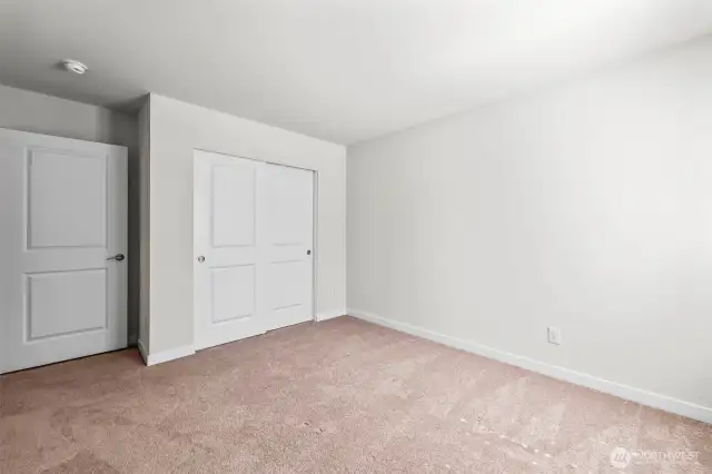 Upstairs bedroom (3)