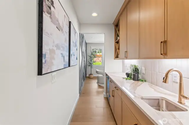 Butler pantry 2