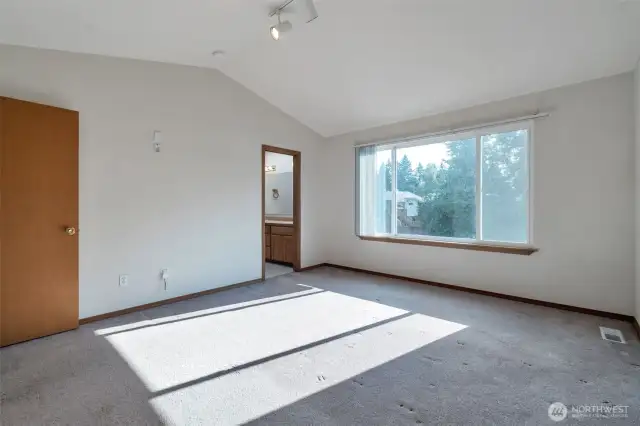 Master berdoom with double pannel window