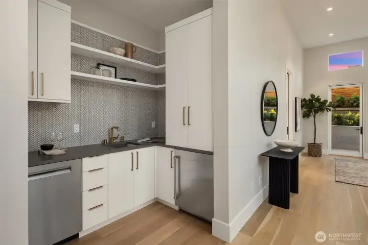 Guest suite kitchenette
