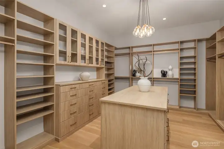 Primary suite large his & her walk-in closets