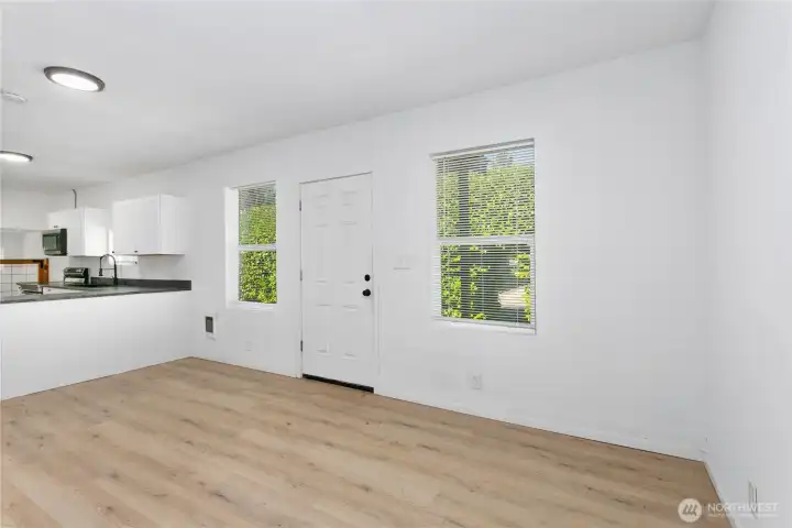 Front Room/Entry