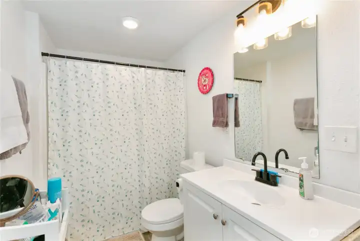 Bath/Laundry