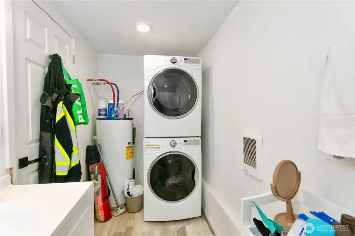 Laundry/Bath