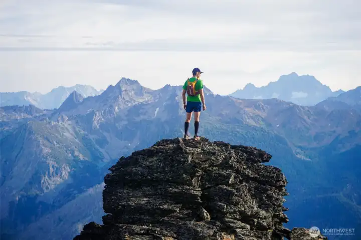 Views from Alpine Lakes hiking