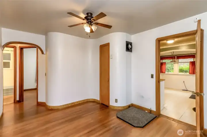Groovy wall in dining room space