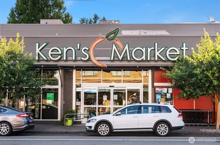 Phinney's favorite grocery store since 1955!