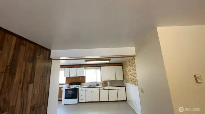 523: This is the view from the living room to the kitchen.