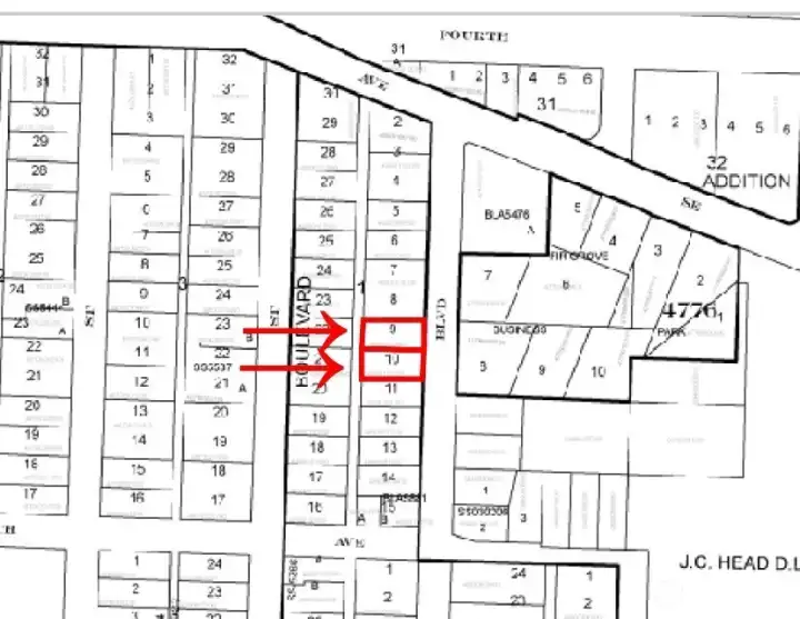 Lot 9 has the two homes on it and lot 10 is ready for you to build! It appears that 523 can be accessed from the alley too. (Buyer to verify)