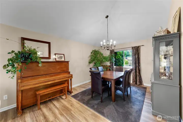 Designated dining area or a flex space! You name it