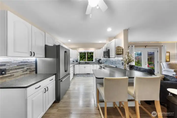 Plenty of space for all your kitchen gadgets