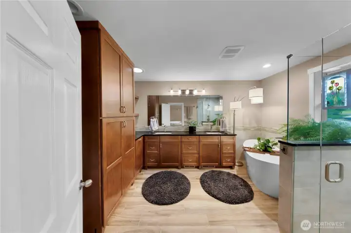 Gorgeous primary en suite