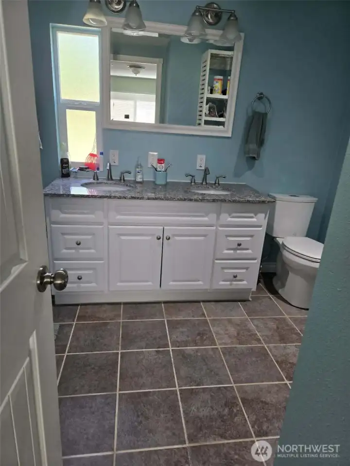 Into your private bath with two sinks