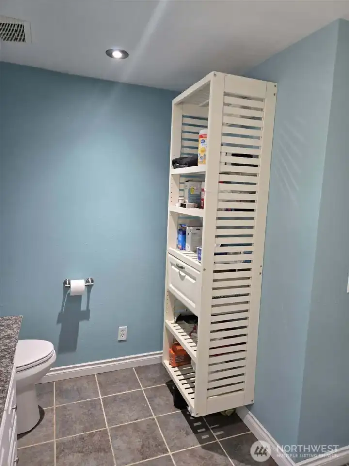 Nice shelves stay