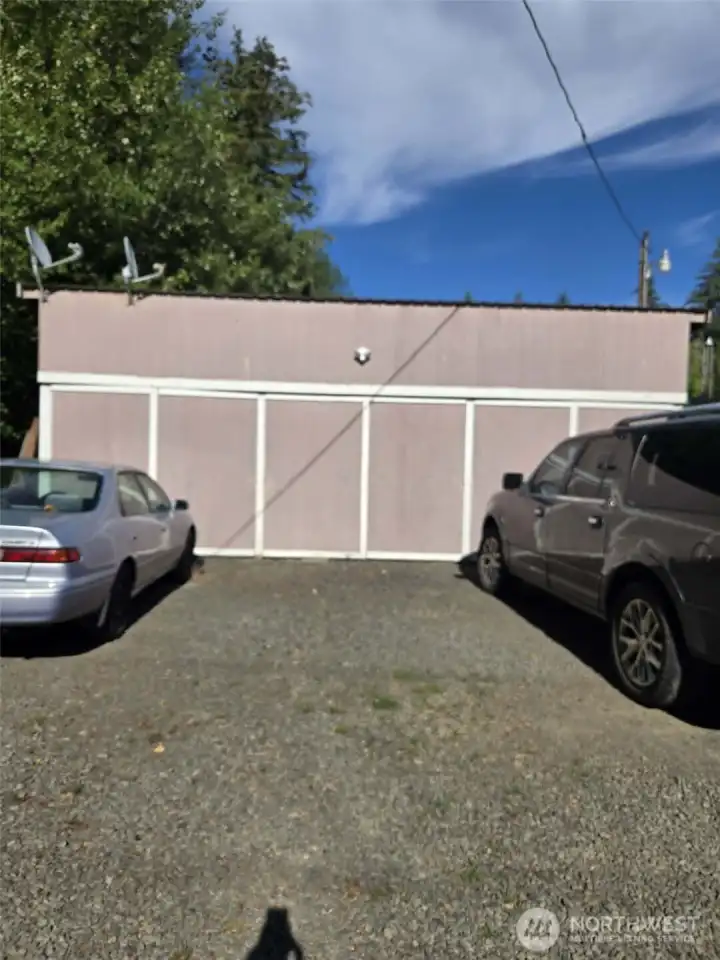 Plenty of parking here