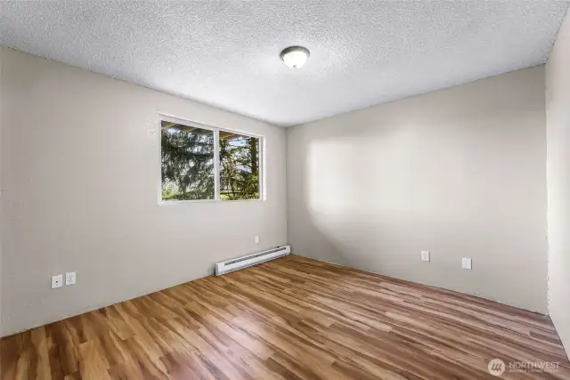 2nd bedroom (lower level)