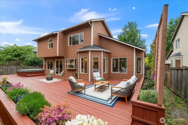 Large entertainment deck