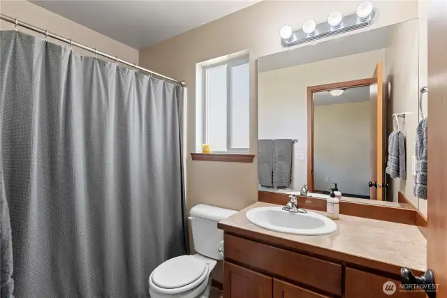 Second ensuite bathroom