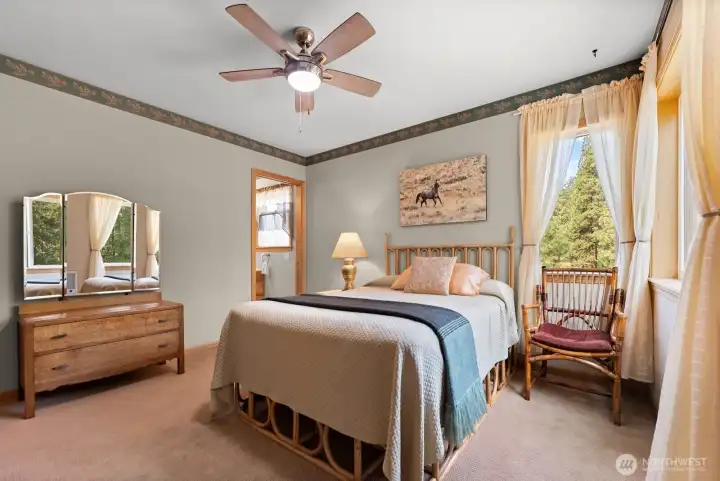 Guest bedroom Main level has ensuite bath.
