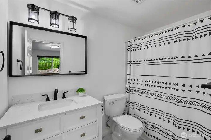 Primary En-Suite Primary En-Suite