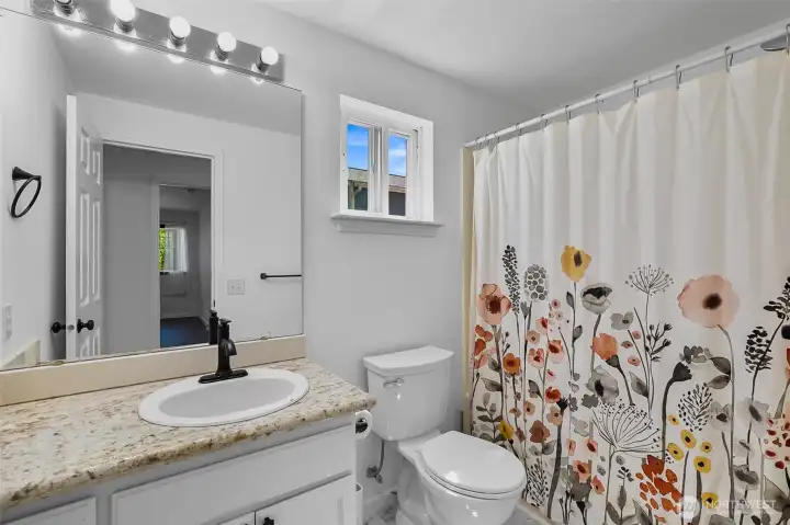 Upper Floor Bath Upper Floor Bath