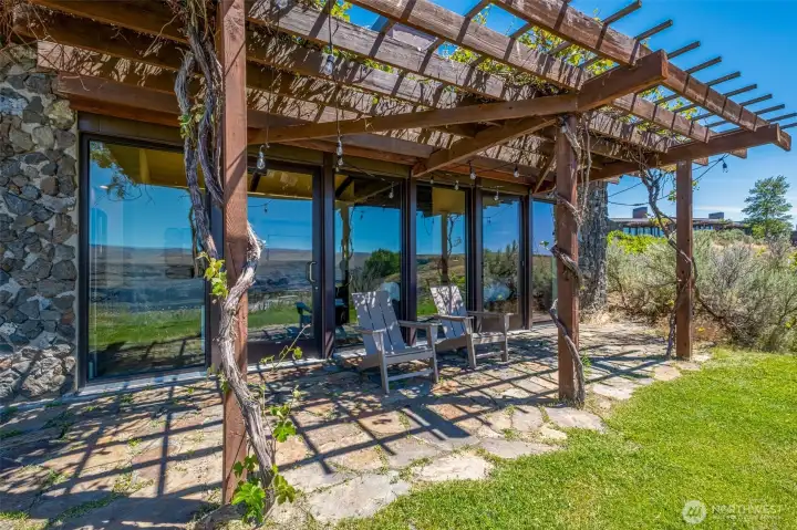Expansive windows to capture the views