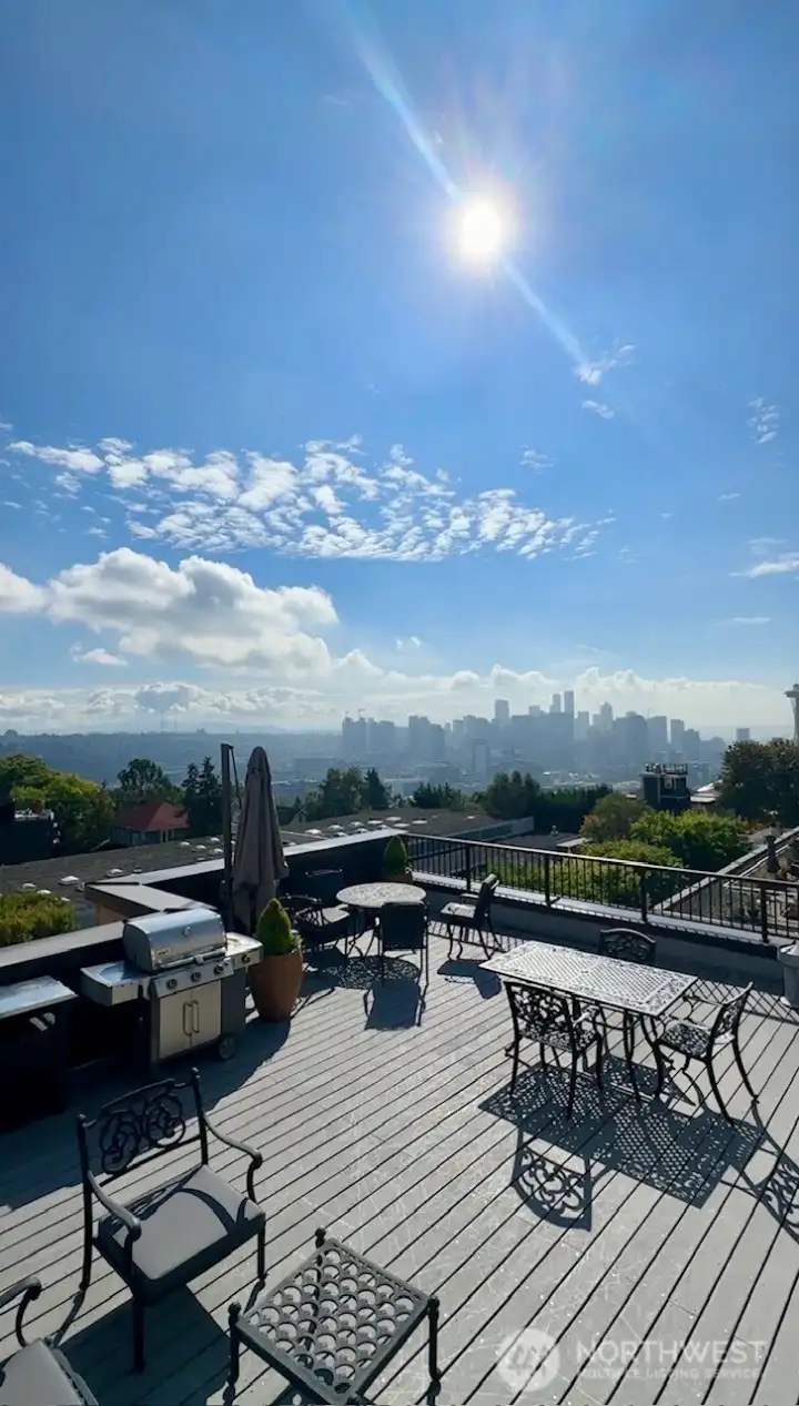 The 4th floor has it all!- access to this HUGE rooftop deck, community library & sitting area and laundry room The 4th floor has it all!- access to this HUGE rooftop deck, community library & sitting area and laundry room