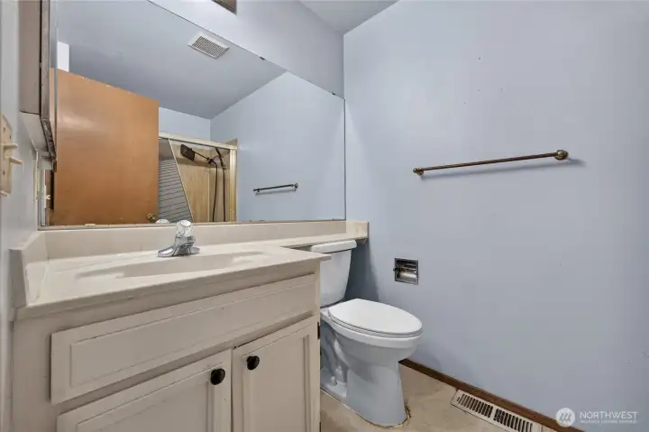 Hallway bathroom on 2nd floor of the split level
