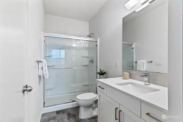 Guest bathroom is also Ensuite to Guest bedroom.
