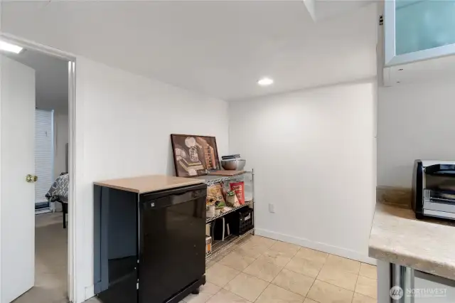Basement kitchen 2