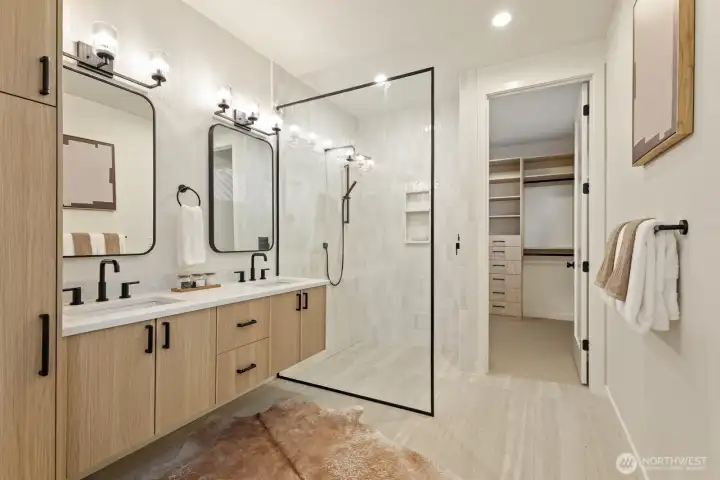 5-Star Bathroom - You have to see this in person to appreciate