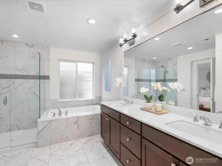 and large soaking tub!