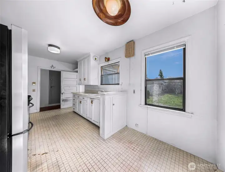 Tiled kitchen never goes out of style