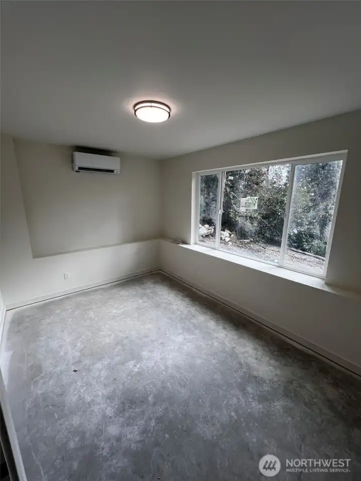 lower level bonus room