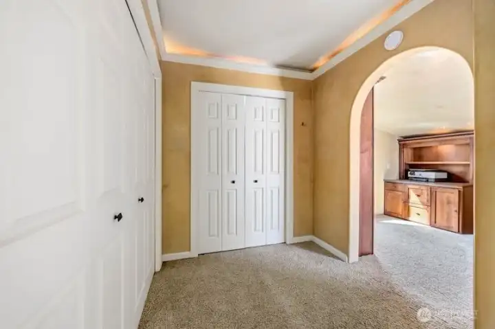 UPSTAIRS HALLWAY CLOSET