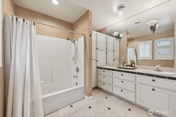 UPSTAIRS MAIN BATHROOM