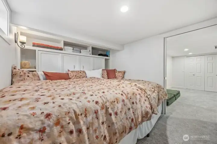 DOWNSTAIRS BONUS ROOM WITH  QUEEN MURPHY BED
