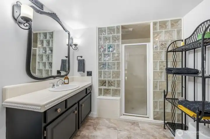 DOWNSTAIRS BATH OFF OF DOWNSTAIRS BONUS RM