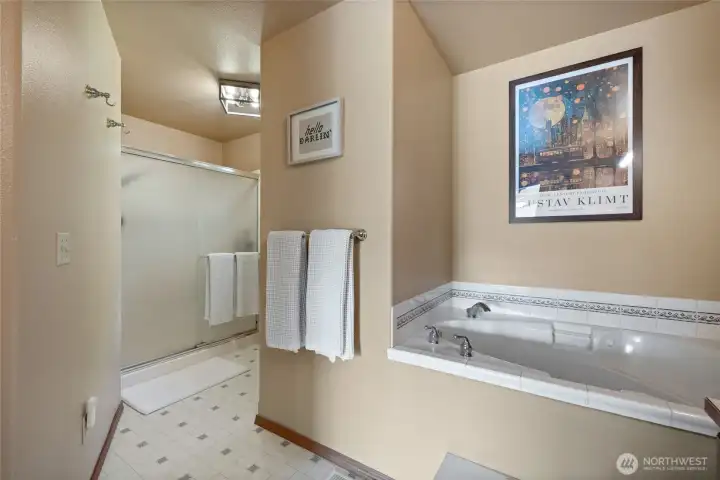 Primary bedroom bath