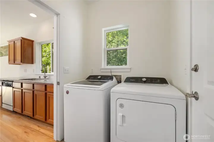 Washer and Dryer Convey Washer and Dryer Convey